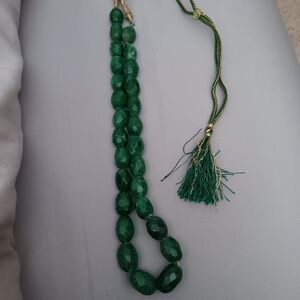 Chic Emerald Green Beaded Necklace